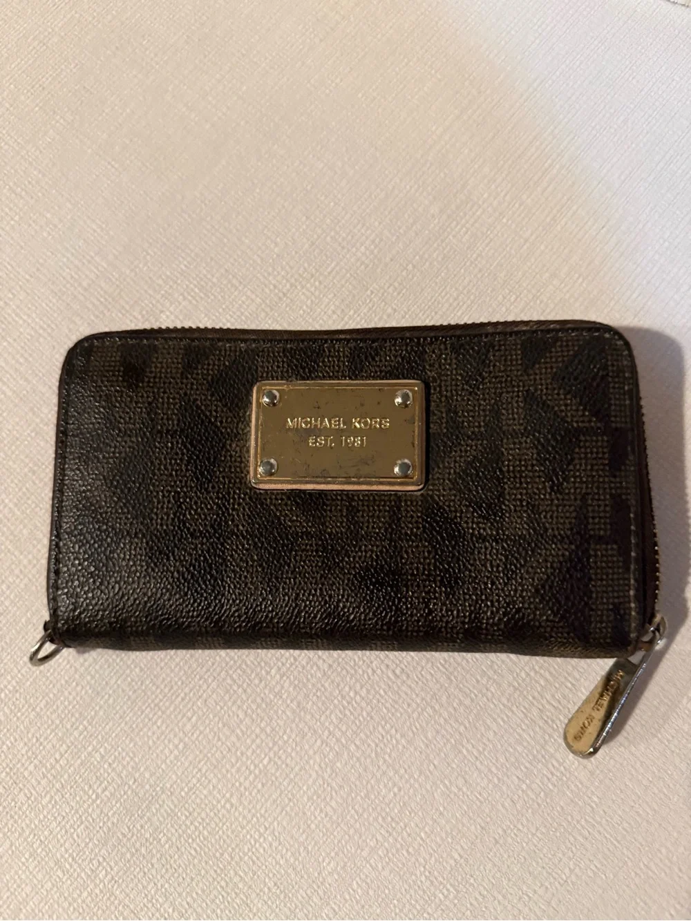 Michael Kors Gold Logo Zip-Around Wallet